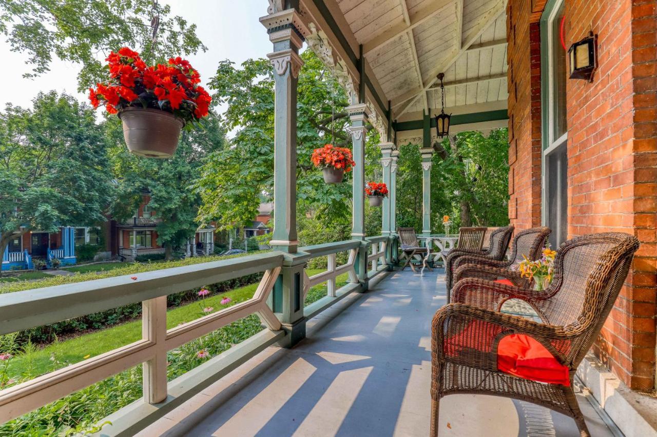 Hochelaga Inn Kingston Bagian luar foto