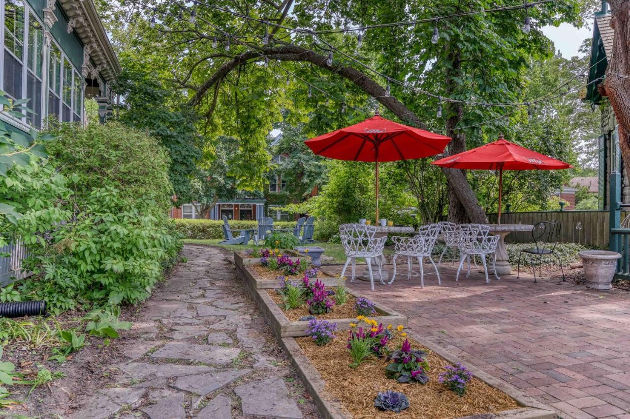Hochelaga Inn Kingston Bagian luar foto