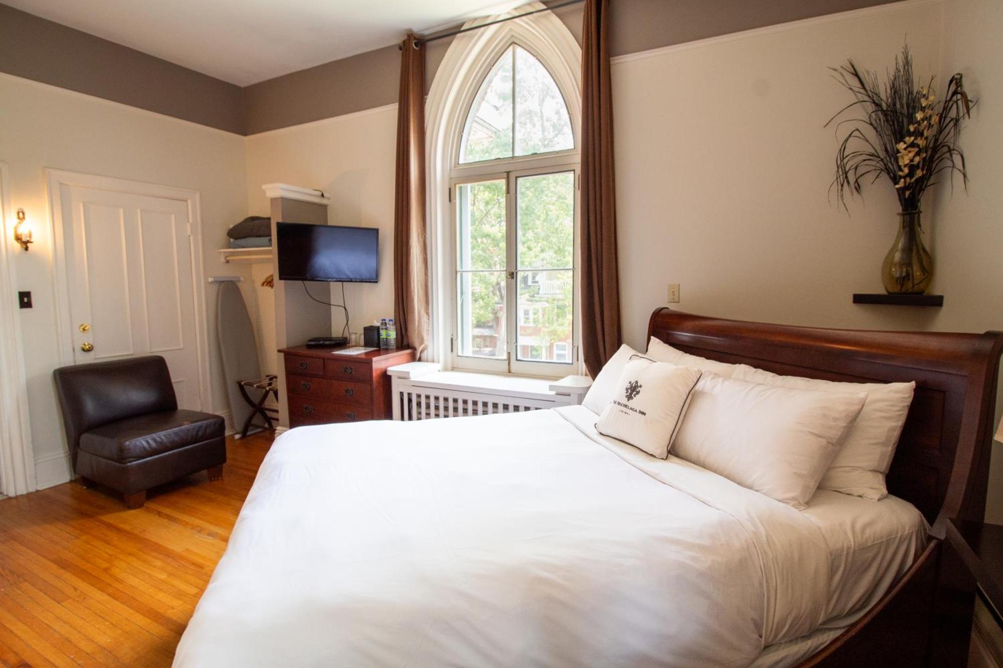 Hochelaga Inn Kingston Bagian luar foto